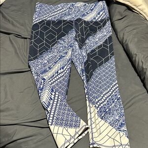Athleta Blue and White Patterned capri Leggings
